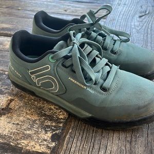 Five Ten women’s mtb shoes. Size 8.5